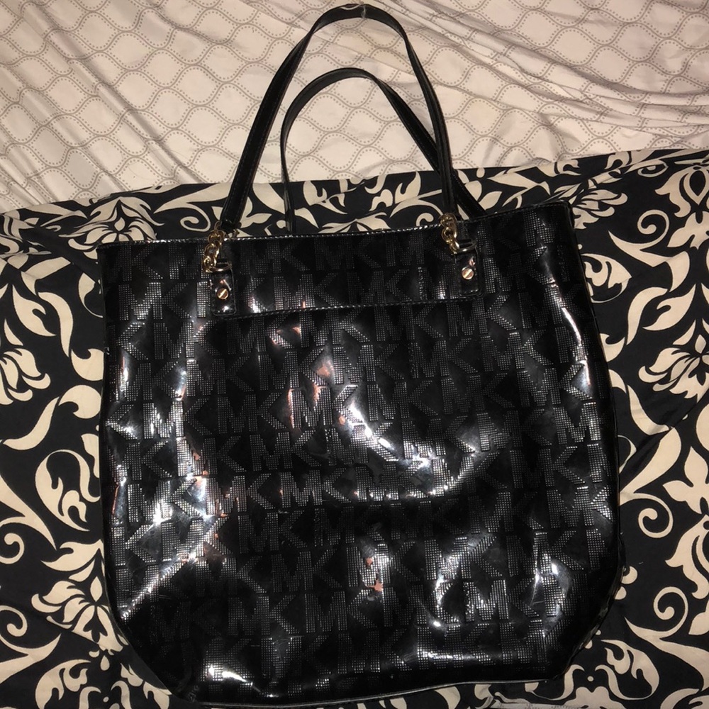 Used Michael Kors Black Metallic Jet Set Tote